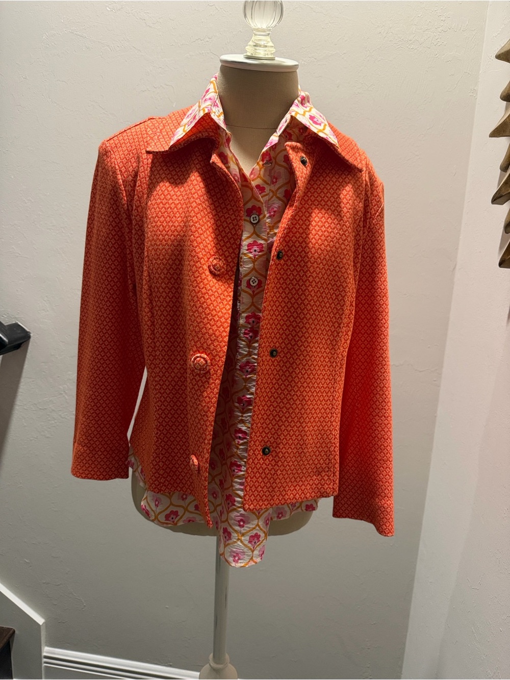 Cabi Women's Matchmaker Topper. Coral Orange Textured Button Jacket Size Small